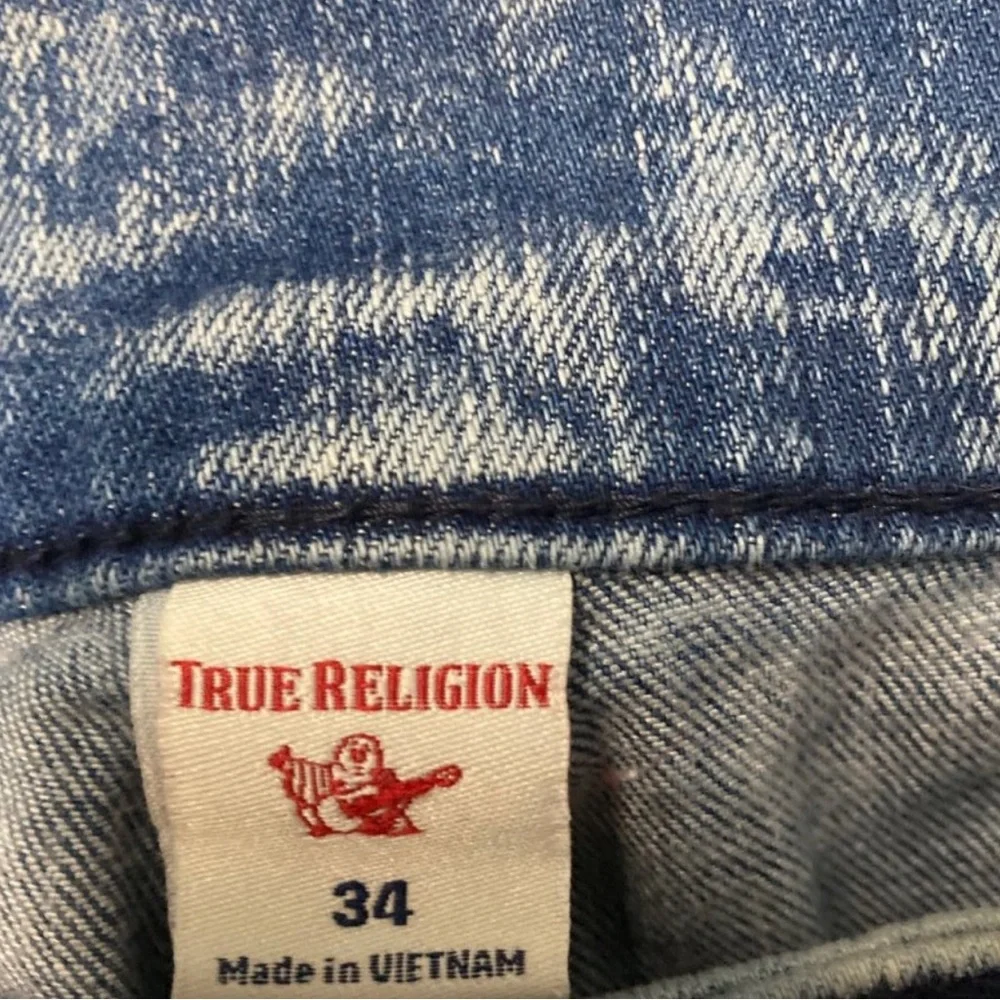 True Religion Men's Ricky Straight Sapphire Bolt Shorts